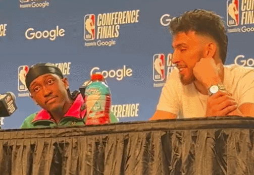 🤣切特谈SGA获得MVP时展示了劳力士手表:看看我的手腕