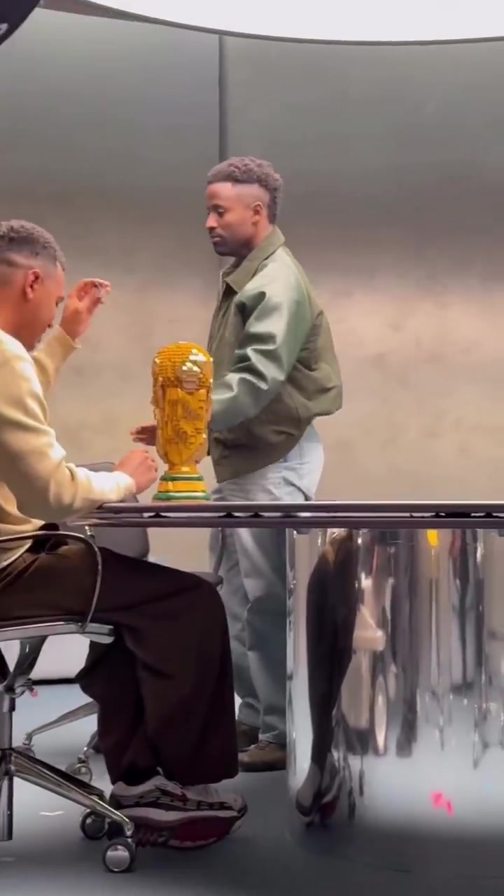 必赢体育-世纪广告!马卡:维尼修斯替身晒花絮 4位巨星是否同时在场引猜测